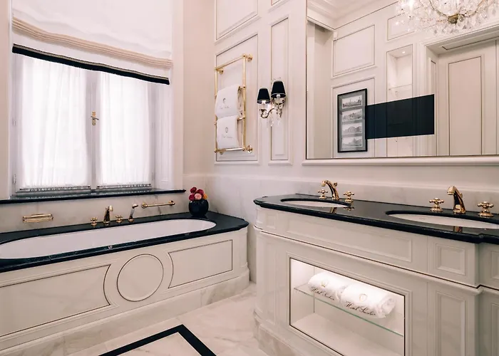 Отель Sacher 5*