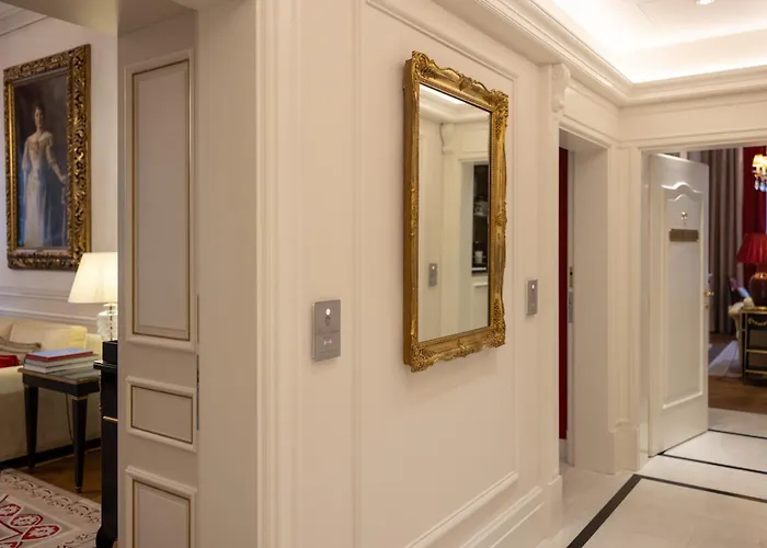 מלון Sacher 5*